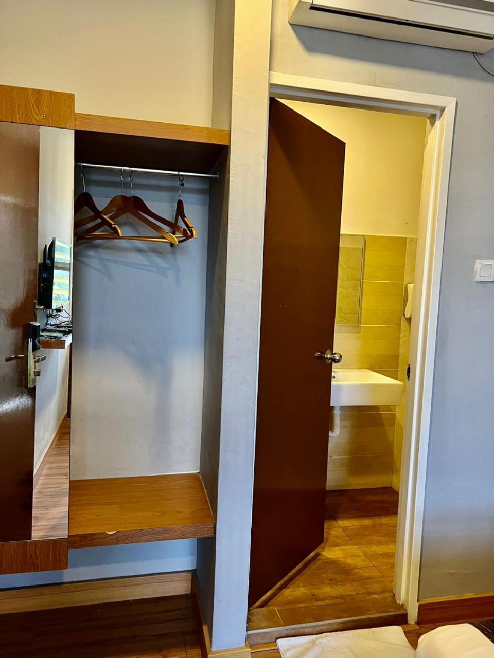 Golden Leaf Boutique Hotel Nusa Idaman Formerly Known As Ariana Hotel Johor Bahru Luaran gambar
