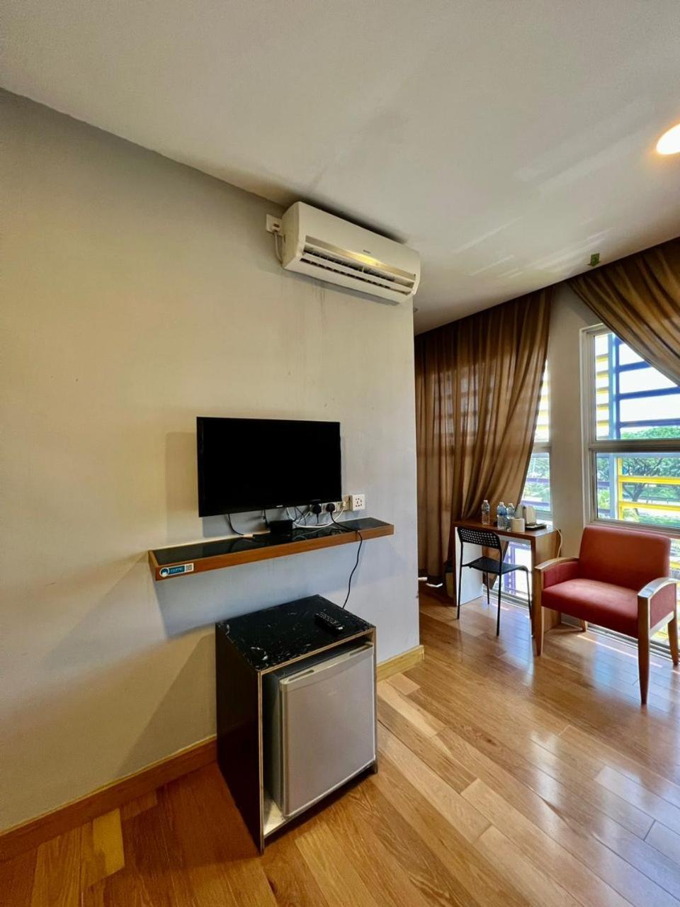 Golden Leaf Boutique Hotel Nusa Idaman Formerly Known As Ariana Hotel Johor Bahru Luaran gambar