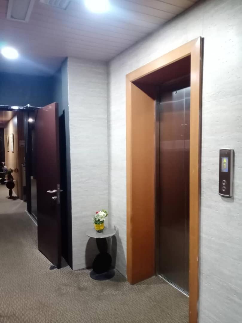 Golden Leaf Boutique Hotel Nusa Idaman Formerly Known As Ariana Hotel Johor Bahru Luaran gambar